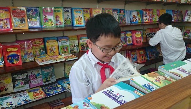 Nhà nước không phải tốn tiền làm sách giáo khoa Xã hội tham gia vào biên soạn sách giáo khoa là xu thế tất yếu. Ảnh: như ý
