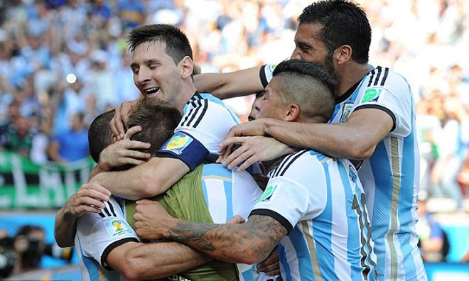 Giá của 1 phút Người ta bảo 1 phút của Messi ở trận Iran là 1 phút của thiên tài, chỉ anh mới tạo ra khác biệt.
