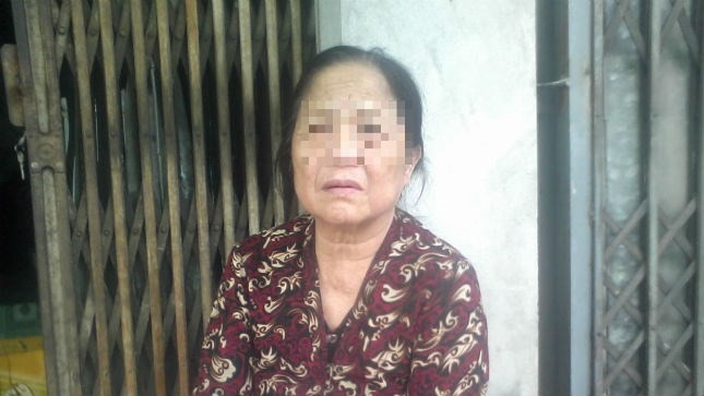 Hành trình thành má mì của cụ bà 72 tuổi Bà Hồng cho rằng vì món nợ cờ bạc nên mình mới sa vào lỗi lầm