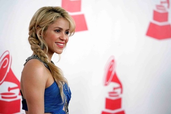 Người tình Gerard Pique sẽ lập 'hat-trick' tại World Cup Nữ ca sĩ Shakira sẽ hát tại lễ bế mạc World Cup 2014. Ảnh Reuters