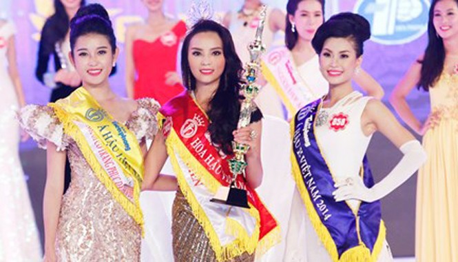 Phần thi ứng xử của 5 thí sinh Hoa hậu Việt Nam Top 3 thí sinh Hoa hậu Việt Nam 2014.