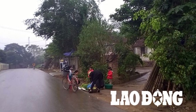 Độc đáo phong tục ở rể của đồng bào Mường ngay giữa thủ đô Hoạt động mua bán, trao đổi hàng hóa tại Yên Trung vẫn diễn ra tự phát.