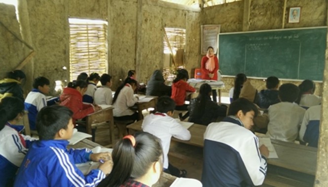 Giải chạy Edurun 2015 – Vì lớp học vùng cao Nhiều học sinh ở Trường THCS Chiềng Sơ, Sơn La hiện vẫn đang phải học trong các phòng học tạm bằng nhà tranh vách đất.