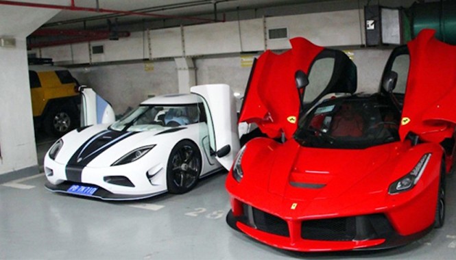 Bộ sưu tập siêu xe triệu đô của thiếu gia Trung Quốc Koenigsegg Agera R và Ferrari LaFerrari khi chưa gặp nạn, đều thuộc sở hữu của thiếu gia 27 tuổi. Ảnh: Weibo.