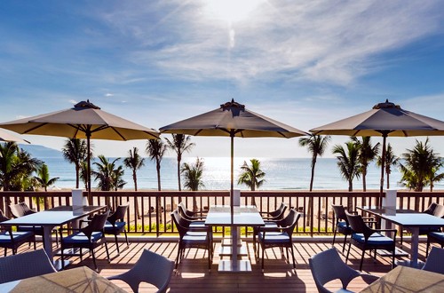 Bất động sản nghỉ dưỡng với nỗi lo sốt ảo Một số chuyên gia lo ngại bất động sản nghĩ dưỡng Việt Nam đang tăng trưởng quá nóng. Ảnh: Văn Đông.
