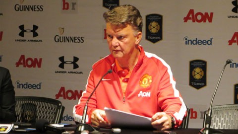 Van Gaal chê màn trình diễn của tân binh Schweinsteiger Van Gaal đòi hỏi khắt khe với các học trò.