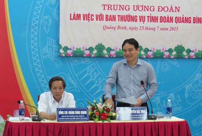 Bí thư thứ nhất T.Ư Đoàn làm việc với Tỉnh Đoàn Quảng Bình Anh Nguyễn Đắc Vinh - Bí thư thứ nhất BCH Trung ương Đoàn nhấn mạnh, Ban thường vụ Tỉnh đoàn Quảng Bình nên lấy giáo dục truyền thống cách mạng làm trung tâm cho các hoạt động giáo dục tư tưởng khác.