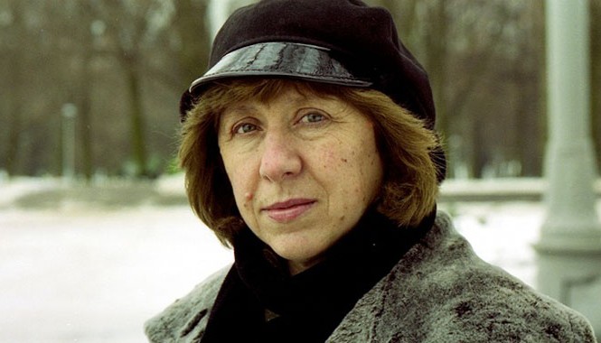 Nữ nhà văn Belarus giành giải Nobel Văn học 2015 Chân dung nhà văn Svetlana Alexievich. Ảnh: Vasily Fedosenko.