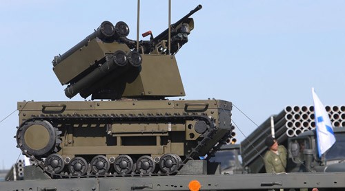 Nga tung đạo quân robot vào 'trận Stalingrad' ở Syria Robot chiến đấu “Platform-M” của quân đội Nga. Ảnh: Sputnik.