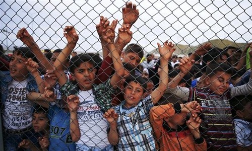Hàng chục bé trai bị cưỡng hiếp trong trại tị nạn Trẻ em Syria tại trại tị nạn Nizip, Gaziantep, Thổ Nhĩ Kỳ, ngày 23/4. Ảnh: Reuters.