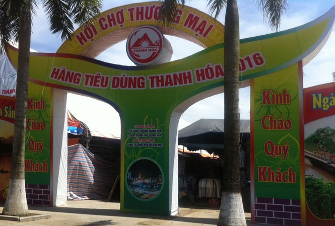 Xây hội chợ 450 tỷ để không, tổ chức bán hàng ở quảng trường Xây hội chợ 450 tỷ để không, tổ chức bán hàng ở quảng trường