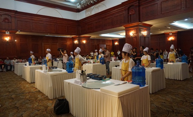 10 thí sinh Việt tham gia thi chế biến thực phẩm Hàn Quốc Các thí sinh tham gia vòng loại tại Việt Nam chiều 30/6.