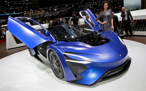 Cha đẻ Bugatti EB112 giúp thiết kế siêu xe Trung Quốc Techrules GT96 phiên bản concept ở triển lãm Geneva 2016. Ảnh: Driving.