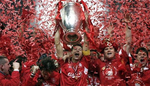 Danh thủ Steven Gerrard giải nghệ ở tuổi 36 Gerrard là cầu thủ duy nhất ghi bàn ở chung kết FA Cup, Cup Liên đoàn Anh, UEFA Cup và Champions League.