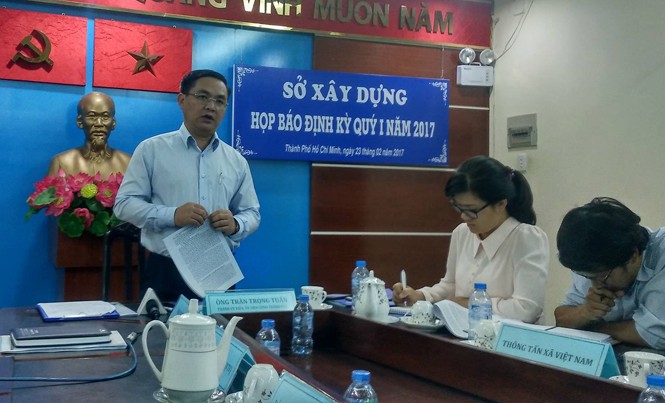 TPHCM kỷ luật 48 thanh tra xây dựng trong năm 2016 Ông Trần Trọng Tuấn, Giám đốc Sở Xây Dựng trả lời báo chí tại buổi họp báo.