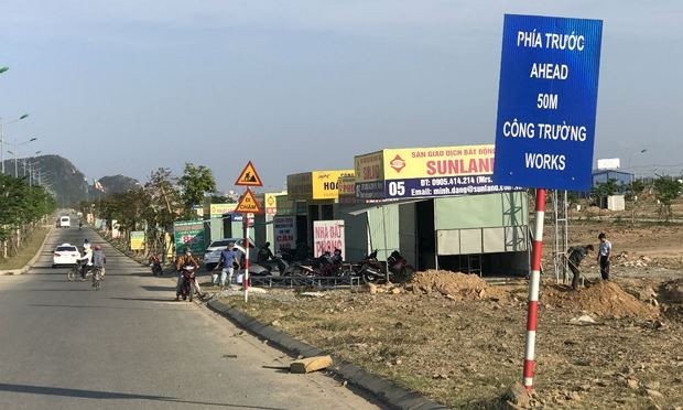 Khi nào “bong bóng” bất động sản sẽ vỡ? Sốt đất đầu năm 2018 diễn ra tại nhiều địa phương trong cả nước, đặc biệt là vùng
ven Tp.HCM và những nơi sẽ trở thành đặc khu. Ảnh minh họa.