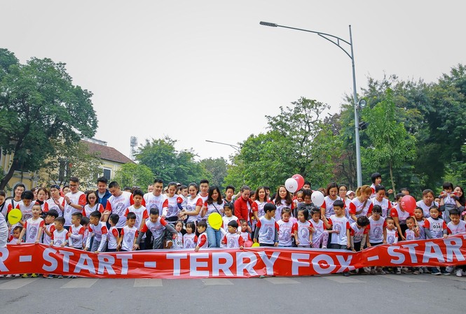 Sunshine Group lan tỏa và đồng hành gây quỹ vì bệnh nhân ung thư Sự kiện Chạy vì cộng đồng - Terry Fox Run 2019 tại Hà Nội thu hút đông đảo người dân thủ đô tham dự.