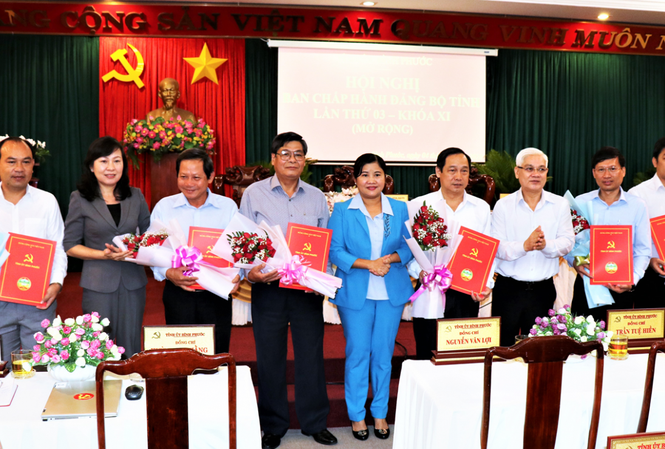 Bộ Chính trị, Ban Bí thư chuẩn y nhân sự mới Bộ Chính trị, Ban Bí thư chuẩn y nhân sự mới