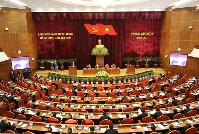 Đại hội XIII của Đảng: Đặt lợi ích quốc gia - dân tộc lên trên hết Quang cảnh Hội nghị lần thứ 15 Khóa XII. Ảnh: TTXVN.