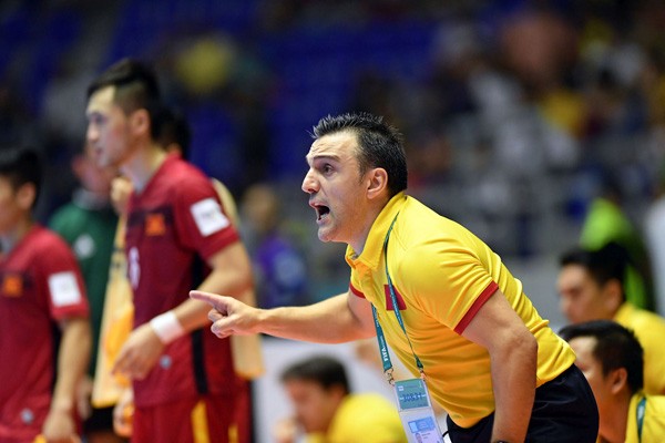 HLV Bruno bất ngờ chia tay tuyển Futsal Việt Nam HLV Bruno Garcia nói lời chia tay với Futsal Việt Nam sau hơn 2 năm gắn bó.