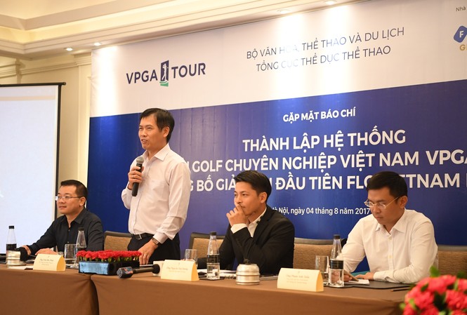 Ra mắt hệ thống giải golf chuyên nghiệp ở Việt Nam Ông Trần Đức Phấn phát biểu tại họp báo