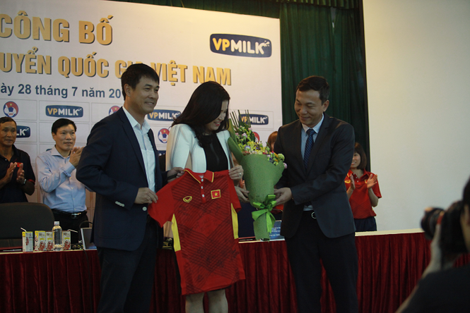 Bóng đá Việt không thể mơ giấc mơ Thánh Gióng… Cùng được đầu tư, chăm sóc tốt cho SEA Games 29 như tuyển nữ, nhưng U22 Việt Nam không thành công.