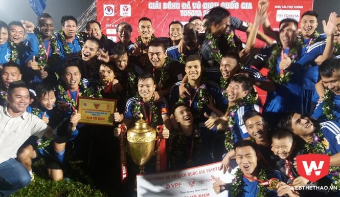 Vì sao tân vô địch V-League không được dự AFC Champions League? Quảng Nam không đủ điều kiện dự AFC Champions League nhưng vừa vô địch V-League một cách thần kỳ.