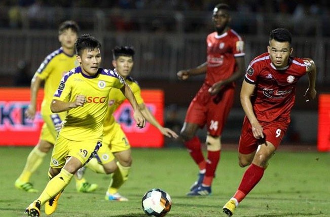 Quang Hải ghi bàn, Hà Nội vẫn không thắng được 10 cầu thủ TPHCM Quang Hải có bàn thứ 4 ở V-League nhưng Hà Nội không thắng được TPHCM. Ảnh: Zing