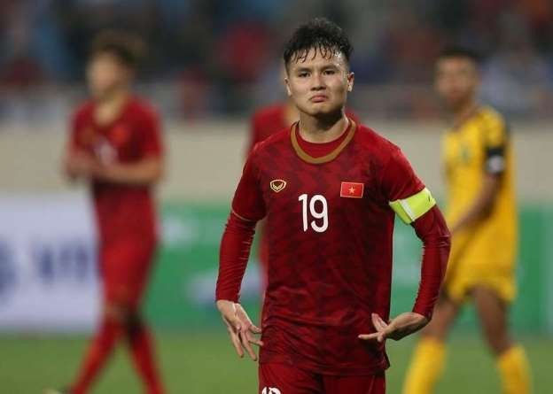 Vì sao Quang Hải, Thành Chung tập trung đội tuyển Việt Nam muộn? Quang Hải chưa thể tập trung cùng đội tuyển Việt Nam vì không kịp chuyến bay của CLB Hà Nội?