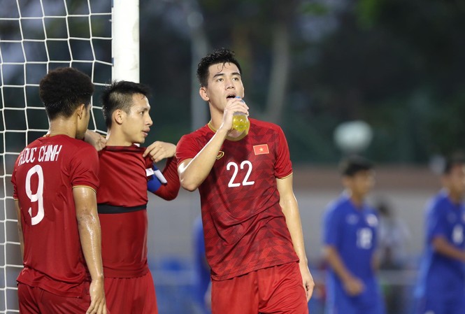Quang Hải, Tiến Linh và bí mật những quả phạt đền của U22 Việt Nam Tiến Linh trở thành người hùng của U22 Việt Nam khi ghi 2 bàn thắng, đem lại kết quả hoà 2-2 với U22 Thái Lan.
