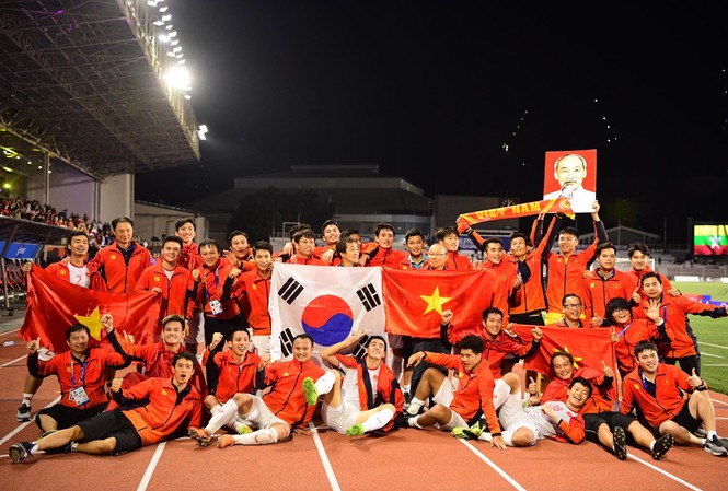 U22 Việt Nam và tuyển bóng đá nữ về nước khi nào? U22 Việt Nam và tuyển bóng đá nữ về nước khi nào?