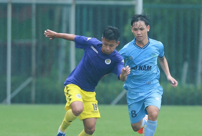 'Đàn em' Quang Hải có nguy cơ bị loại khỏi VCK U15 quốc gia U15 Hà Nội sẽ buộc phải thắng U15 HAGL ở lượt trận cuối để giành vé đi tiếp.