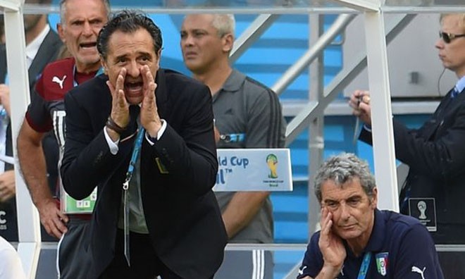 HLV Prandelli day dứt xin lỗi người Anh Prandelli gửi lời xin lỗi người Anh.