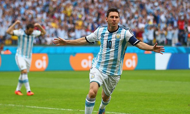 HLV Nigeria nghĩ Messi là người đến từ... sao Mộc HLV Nigeria nghĩ Messi là người đến từ... sao Mộc