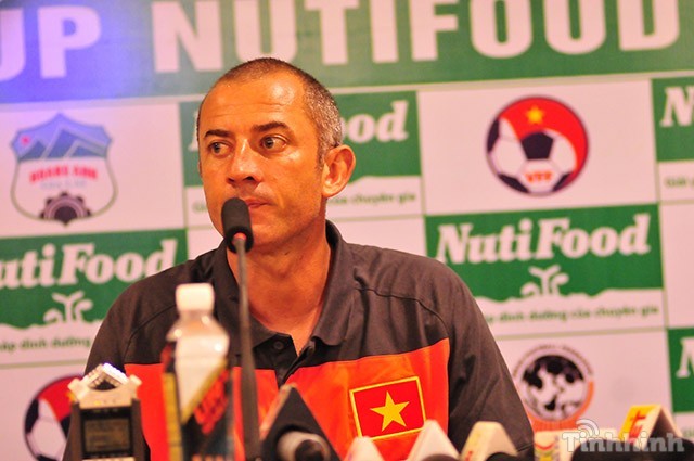 Thua U19 Nhật, HLV Graechen nói gì? Thua U19 Nhật, HLV Graechen nói gì?