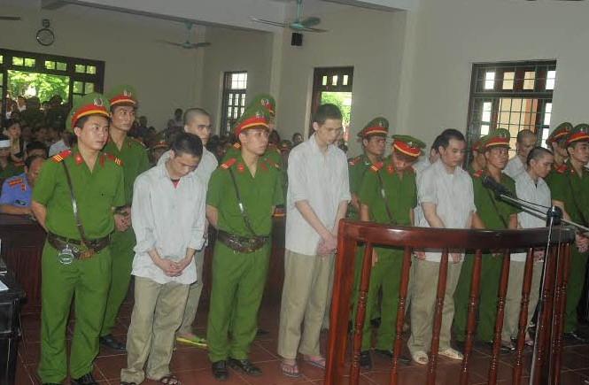 Vụ 'quan tài diễu phố': Một bị cáo phản cung tại tòa Các bị cáo tại phiên tòa ngày 13/7. Ảnh: Tuấn Nguyễn.