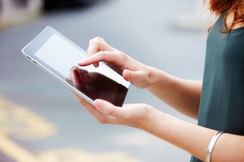 Mạng 3G Mobifone tê liệt, làm khổ khách hàng Rất nhiều người ở khu vực Trung Hòa, Huỳnh Thúc Kháng, Láng Hạ, Hoàng Cầu… đều phản ánh việc hoàn toàn không thể truy cập mạng 3G của Mobifone vào đầu giờ sáng 1/4. Ảnh: Minh họa