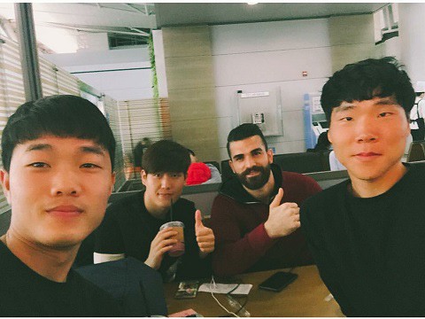 Xuân Trường cắt tóc cầu may ở Gangwon FC Xuân Trường chia sẻ bức hình với kiểu tóc mới trên instagram