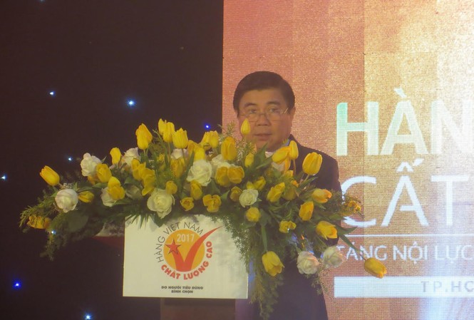 592 doanh nghiệp đạt danh hiệu Hàng Việt Nam chất lượng cao Ông Nguyễn Thành Phong – Chủ tịch UBND TP phát biểu tại lễ công bố