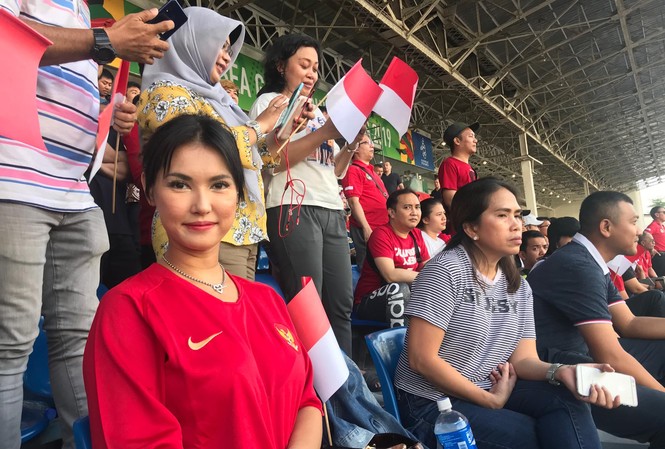 VIDEO: Maria Ozawa bất ngờ xuất hiện trên khán đài SEA Games 30 Maria Ozawa trên khán đài SEA Games 30