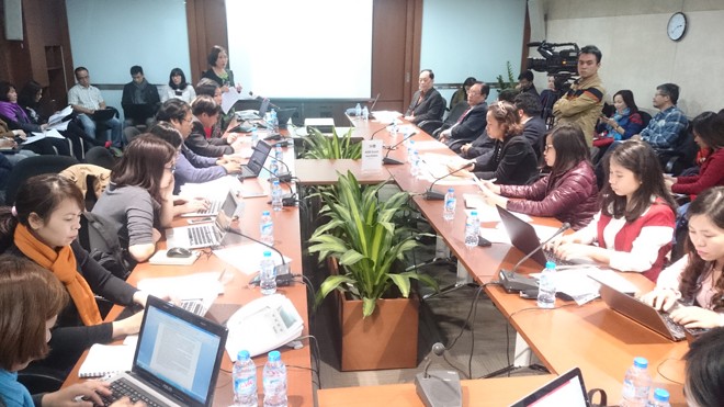 Doanh nghiệp 'kêu cứu' vì gánh nặng phí cảng biển Đại diện VPSF và các hiệp hội thảo luận lấy ý kiến kiến nghị Thủ tướng đình chỉ thi hành NQ148. Ảnh: Tuấn Nguyễn