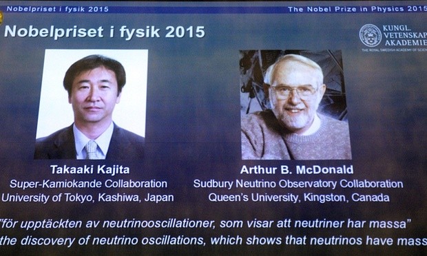 Nhà khoa học Nhật Bản và Canada giành giải Nobel Vật lý Hai nhà khoa học Nhật Bản và Canada được vinh danh tại
buổi họp báo vừa diễn ra. Ảnh: Guardian