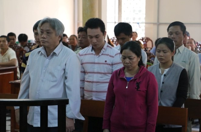 Ông trùm buôn lậu đường lớn nhất miền Tây lĩnh án Các bị cáo tại phiên tòa.
