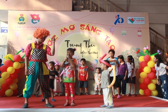 1.200 em thiếu nhi vui hội Trung thu 1.200 em thiếu nhi vui hội Trung thu