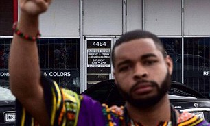 Tiết lộ rúng động về âm mưu vụ bắn tỉa cảnh sát Mỹ Nghi phạm bắn tỉa Micah Johnson.