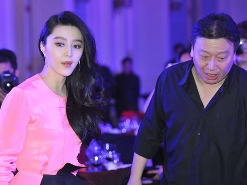 Vì sao Phạm Băng Băng ‘thoát nạn’, quản lý thân cận bị khởi tố? Quản lý thân cận của Phạm Băng Băng, ông Mục Hiểu Quang, bị khởi tố hình sự vì tiêu huỷ chứng cứ.
