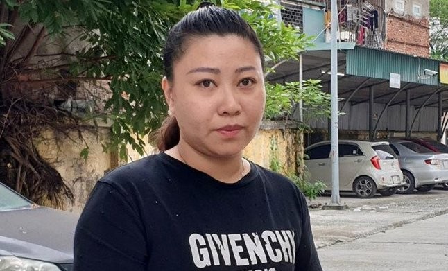 Bản tin 8H: Sẽ hạ cấp hàm nữ đại úy ‘làm loạn’ sân bay Tân Sơn Nhất Đại úy Lê Thị Hiền chưa bị kỷ luật sau gần 2 tháng "làm loạn" sân bay Tân Sơn Nhất.