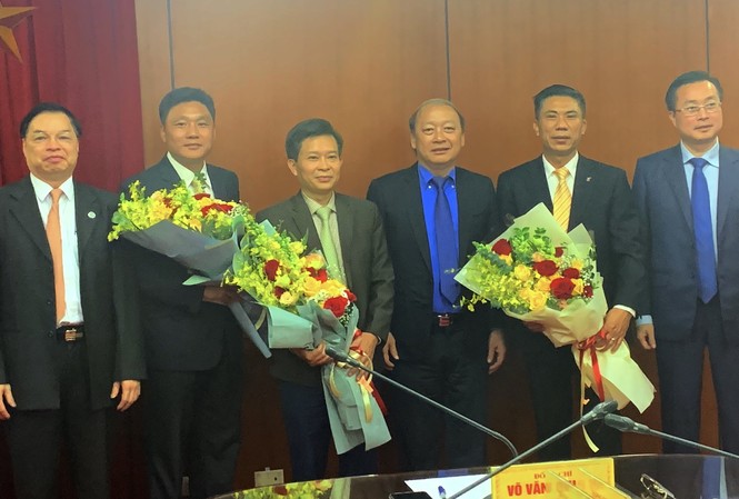 Bản tin 8H: Bổ nhiệm nhân sự Ban Tuyên giáo Trung ương Các đồng chí Vũ Trọng Hà, Đoàn Văn Báu và Trần Đoàn Hưng được trao quyết định bổ nhiệm.