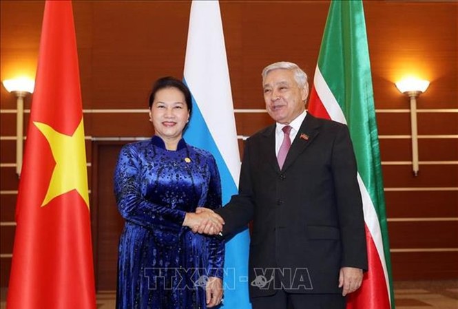 Chủ tịch Quốc hội gặp Chủ tịch Hội đồng Nhà nước Tatarstan, Liên bang Nga Chủ tịch Quốc hội Nguyễn Thị Kim Ngân và Chủ tịch Hội đồng Nhà nước Tatarstan,Farid Khayrullovich Mukhametshin