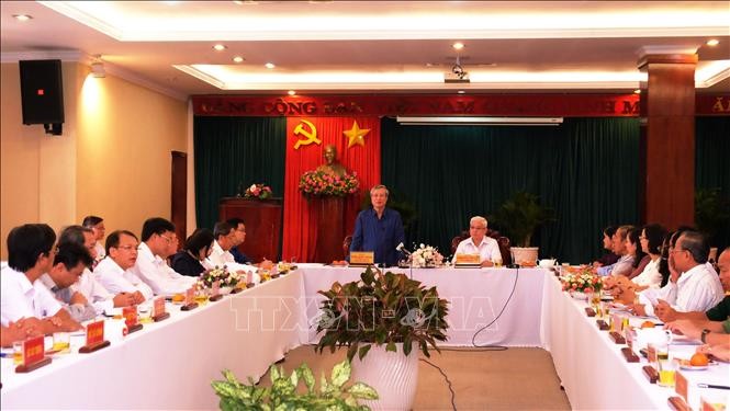 Thường trực Ban Bí thư làm việc với Ban Thường vụ Tỉnh ủy Bình Phước Thường trực Ban Bí thư Trần Quốc Vượng phát biểu tại buổi làm việc. Ảnh: TTXVN